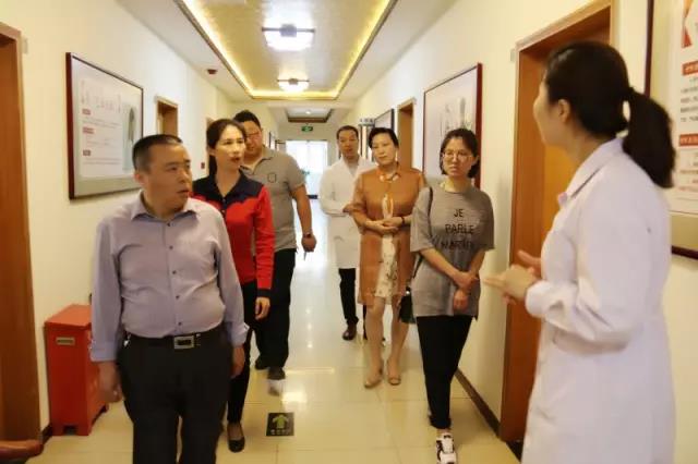 北京京通医院,通州残联详细参观了我院体检科、中医馆等科室