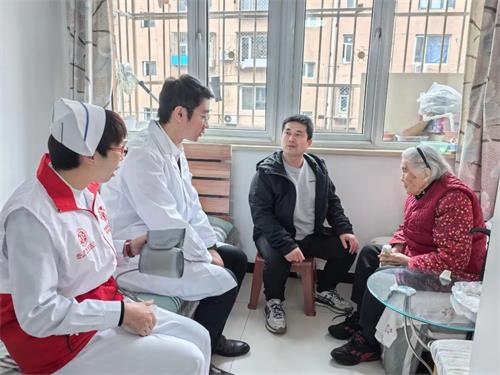 北京京通医院,京通医院黄磊院长走进社区慰问