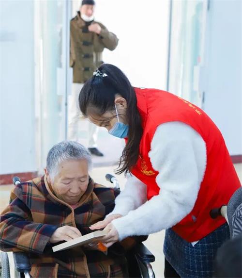 北京京通医院,京通医院党支部看望老人